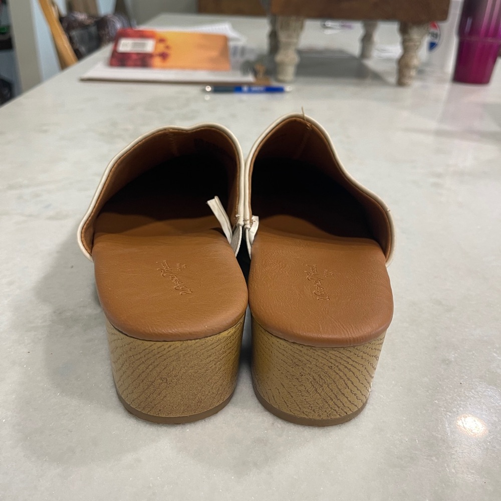 Universal Thread Cream Mules - Picture 3 of 4